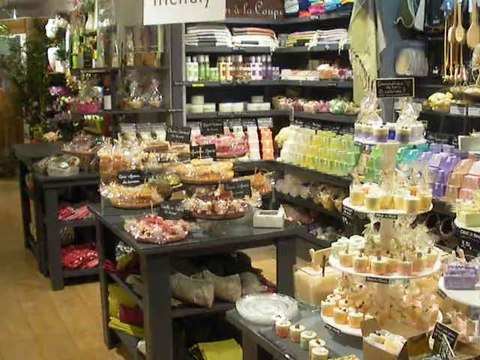 Soap and the City à Paris. Savons naturels, produits de bain, parfums et fleurs de soie. Du bonheur !