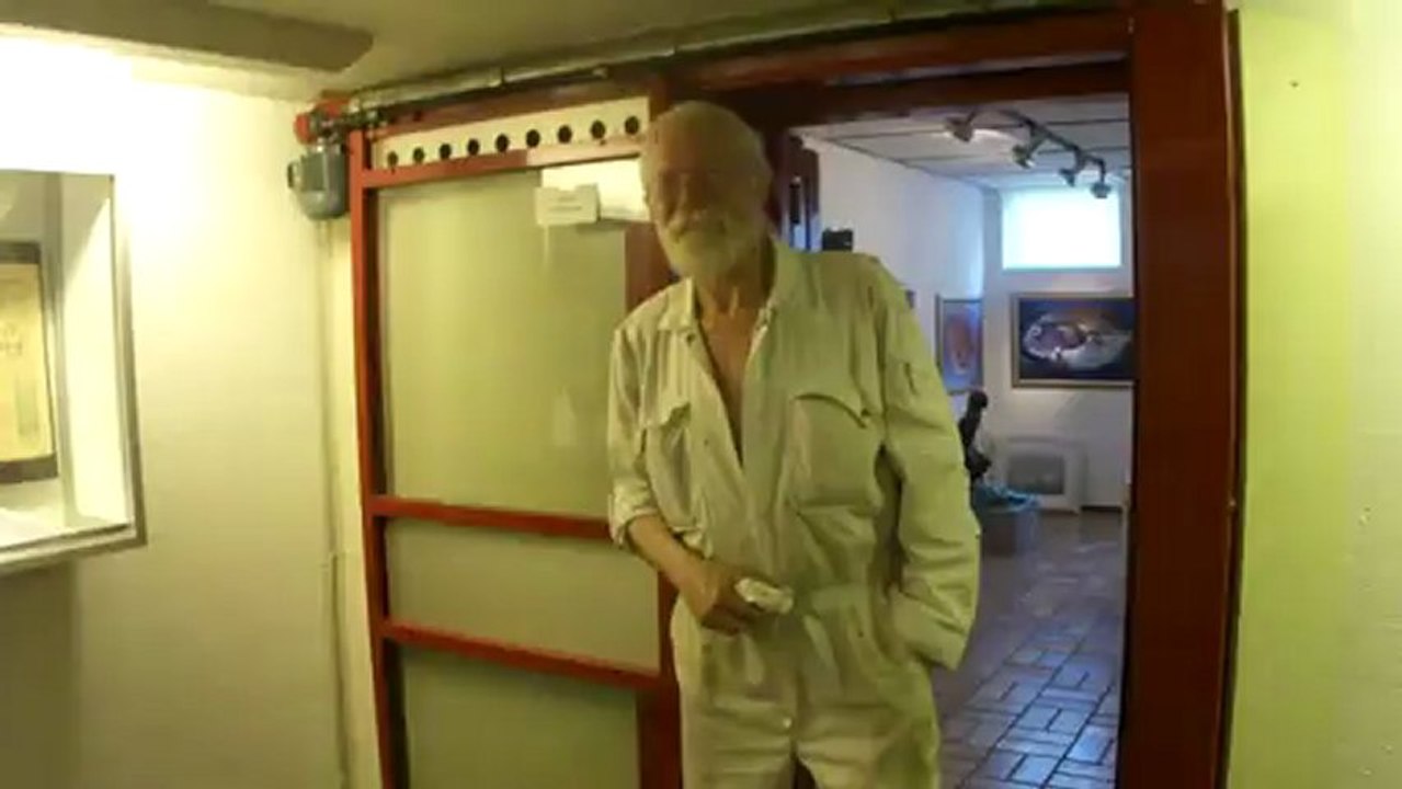 Finsrud perpetual motion machine - overunity.com admin Stefan Hartmann visits Reidar Finsrud 14 (720p)