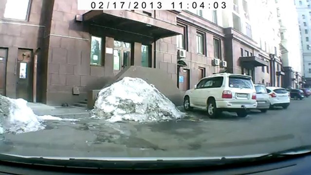 Во дворе жилого дома на Котельнической набережной, дом 1/15