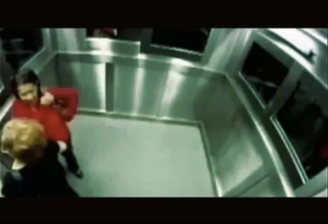 Terrifiante Camera Cachee Bresilienne - L'ascenseur de l'horreur