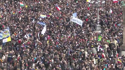 Pope leads final Sunday prayer in St Peter's Square
