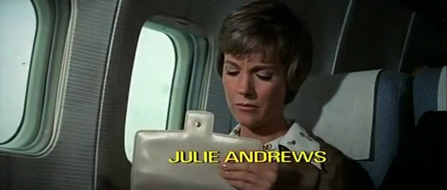 1974 : Top secret (The Tamarin Seed)