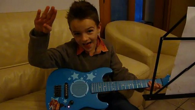 Tim joue Star Wars à la guitare électrique