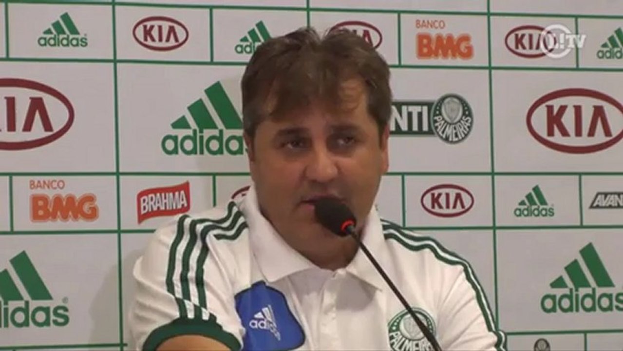 Wesley sai vaiado e Valdivia entra aplaudido, Kleina comenta