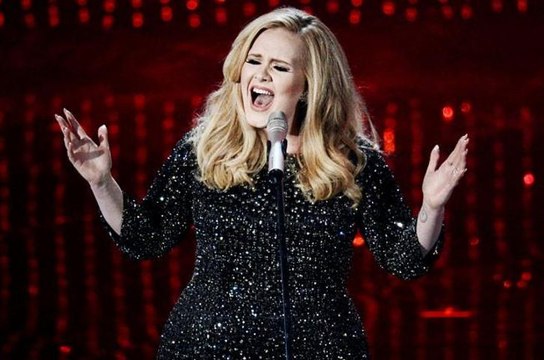 Adele at the Oscars 2013: Adele performs Skyfall