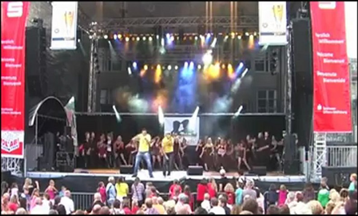 Die junx - der affentanz als massentanz