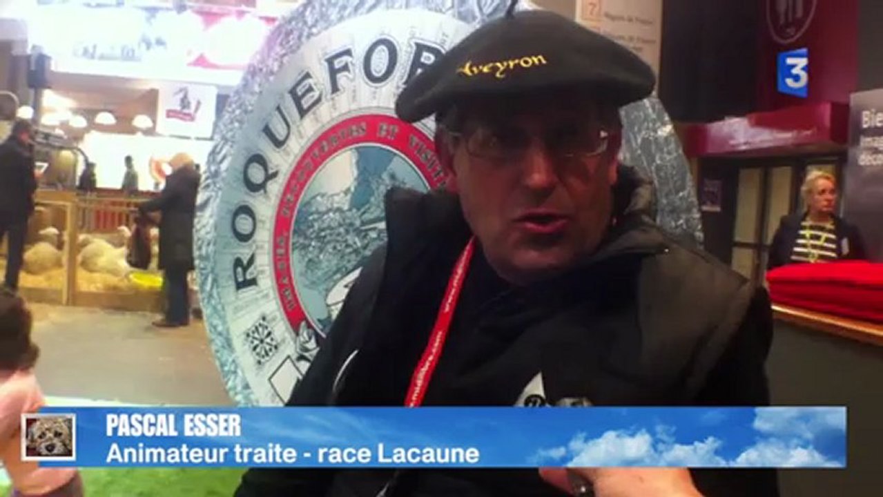 SIA 2013 : Pascal Esser à l'heure de la traite de brebis