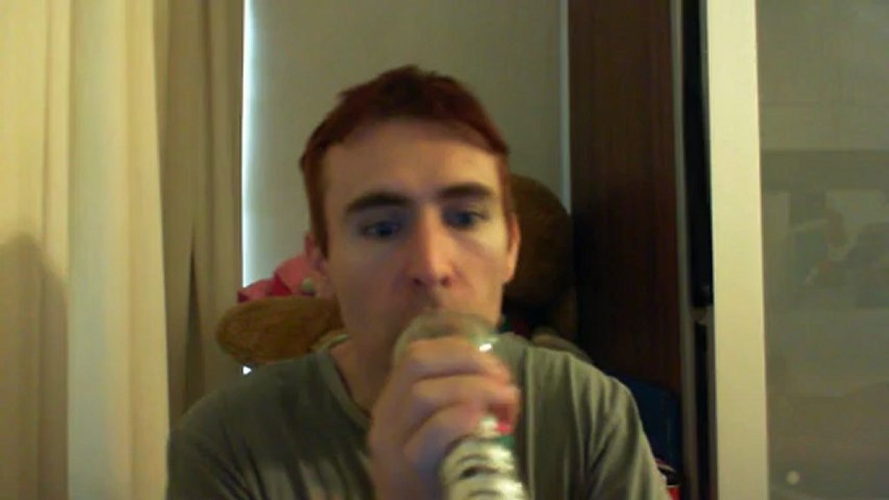 Wiwi égratigne "génération hip hop" de Rocca