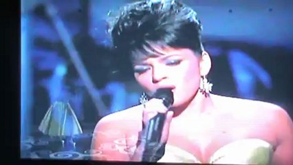 Norah Jones Performs on 2013 Oscars