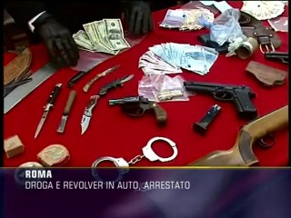 Droga e revolver in auto, arrestato
