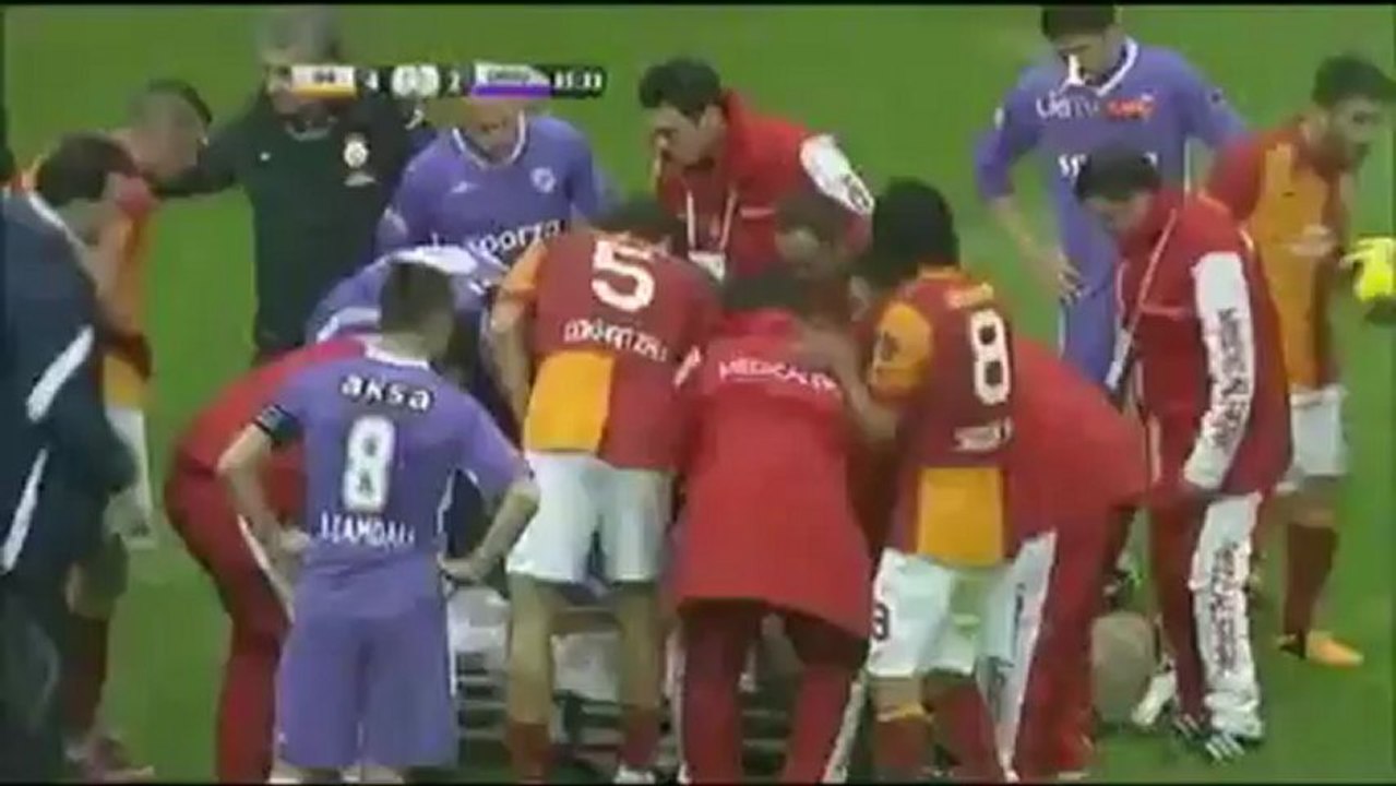 دروغبا يتسبب في إصابة خطيرة لمدافع في الدوري التركي