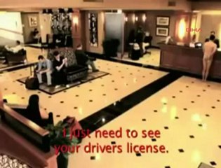 Otelin Kapısı Kapanınca Çıplak Kaldı