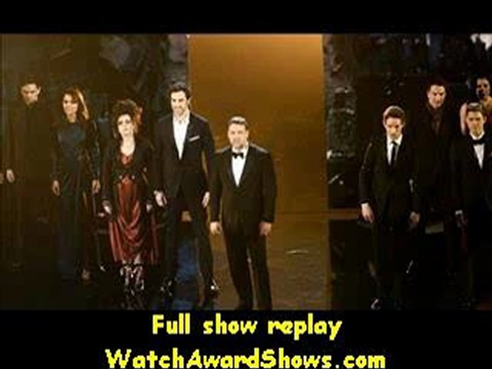 Russell Crowe and the cast of Les Miserables perform onstage Oscars 2013