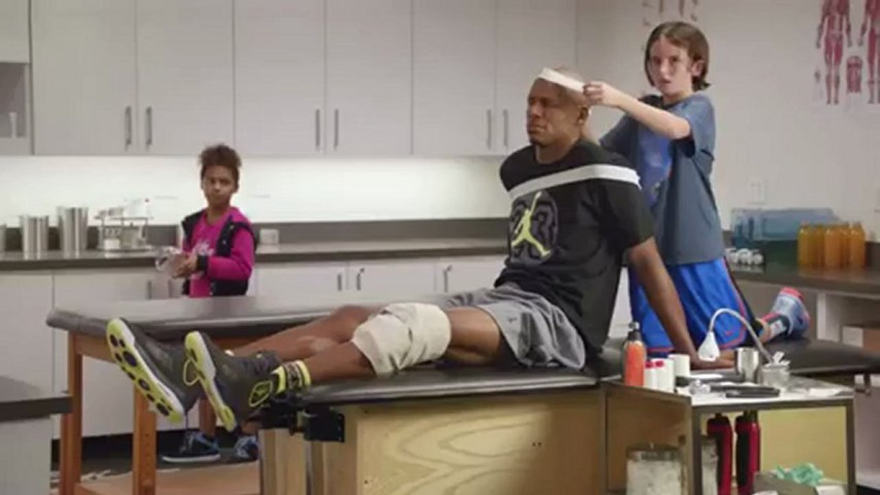 Funny Chris Bosh and Ray Allen on Kids Foot Locker - Neighborhood Kids