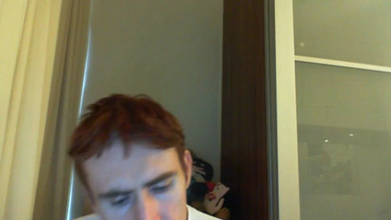 Wiwi égratigne "les gris du ciel" de Sapho