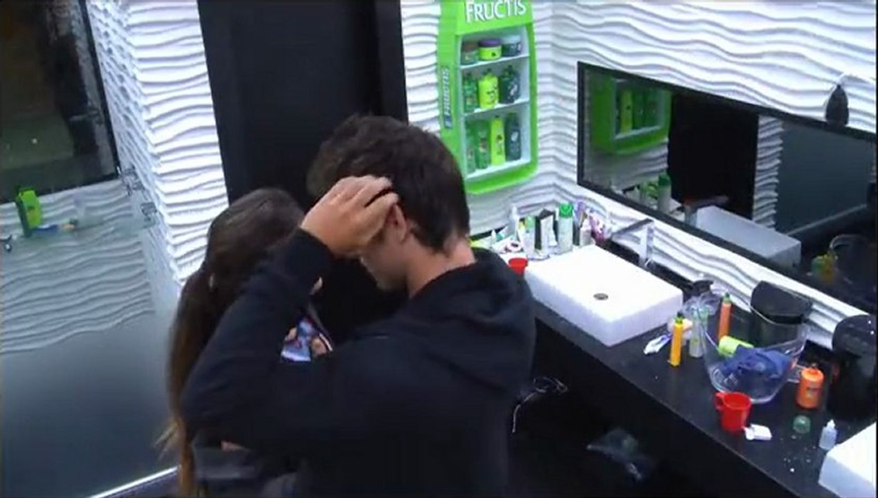 Kamilla e Eli - Selinhos no banheiro 17/02
