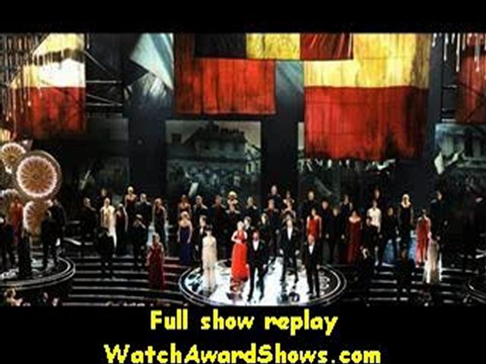 @Jackman and the cast of Les Miserables perform onstage Oscars 2013