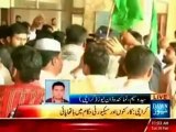 PML N workers fight with Airports Security Force in Karachi