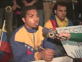 Estudiantes exigen "la verdad" sobre situación de salud del presidente Chávez