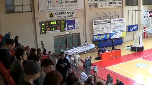 Icaro Sport. Goldengas Senigallia-Crabs Rimini 61-65, la partita