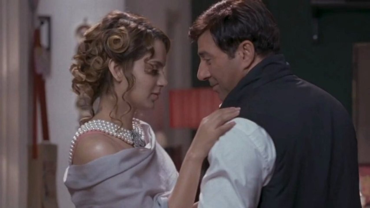 Sunny Deol In Kangna Ranaut's Bedroom!