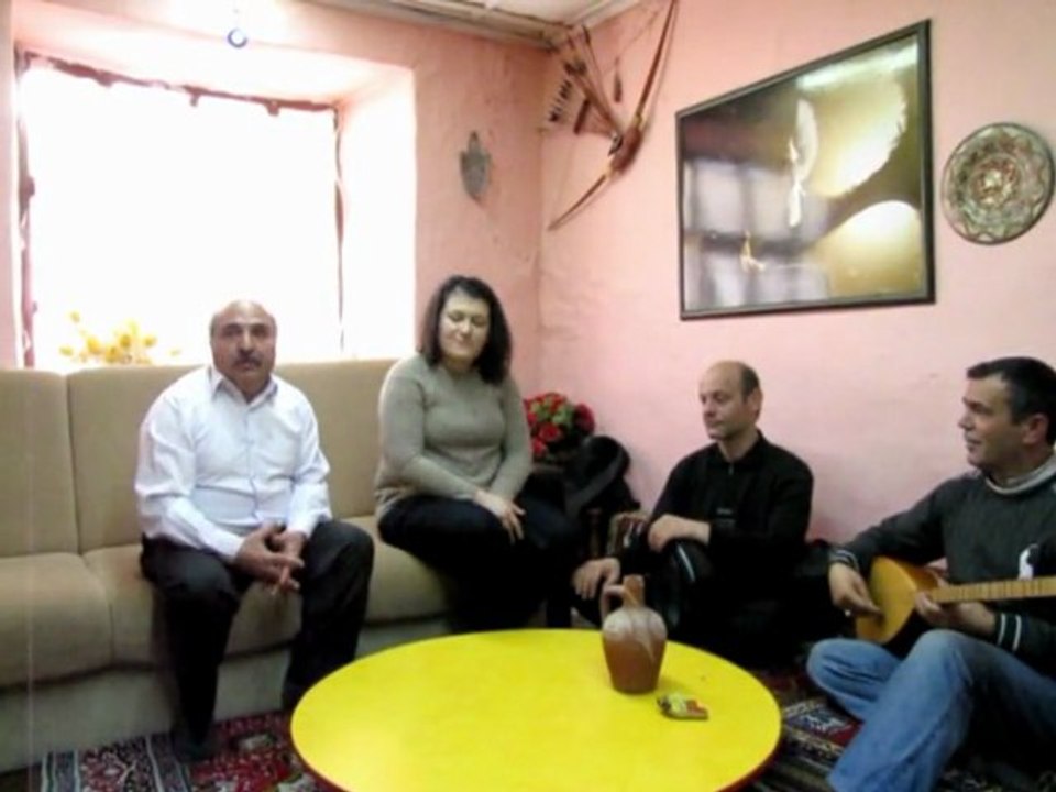 Bizim Yetenekler'de Bağlama ve  darbuka şov