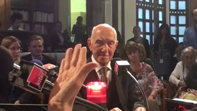 Stéphane Hessel à Londres : L'inacceptable m'a toujours paru la chose à laquelle il fallait résister