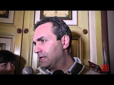 Napoli - De Magistris commenta il risultato elettorale (26.02.13)