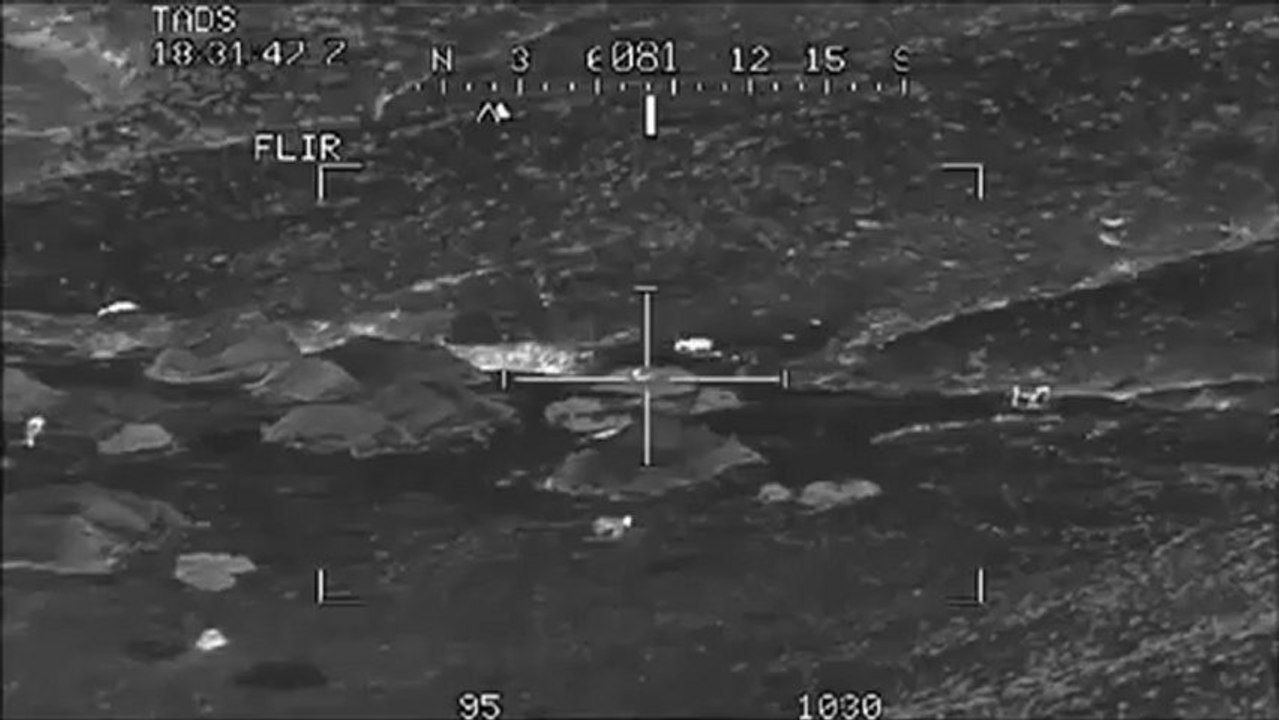 Helicóptero Apache eliminando 20 talibanes que preparaban una emboscada