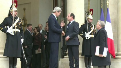 John Kerry à Paris pour parler du Mali