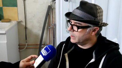 Manou, chanteur d'Elmer Food Beat