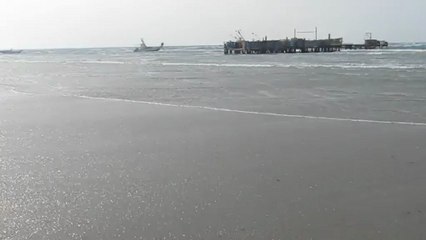 le vent fleurte avec l'eau à Beauduc, Camargue