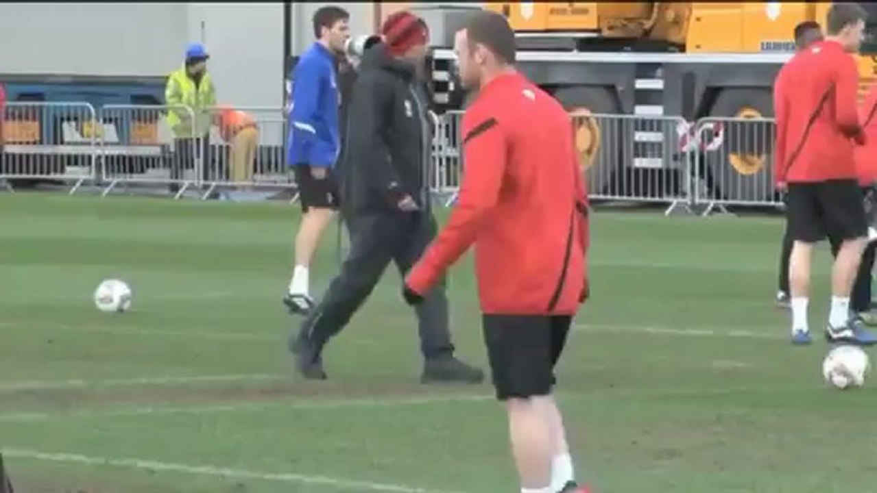 PSG offenbar an Rooney interessiert