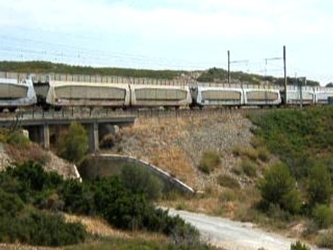 BB 66000 + Train de voitures