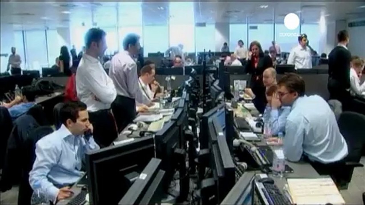 EU acts to cap bankers' bonuses