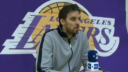 Pau Gasol asume que los Lakers buscan a alguien más joven que él