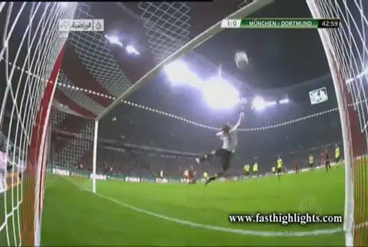 Bayern Munich - Borussia Dortmund : La superbe frappe enroulée d'Arjen Robben