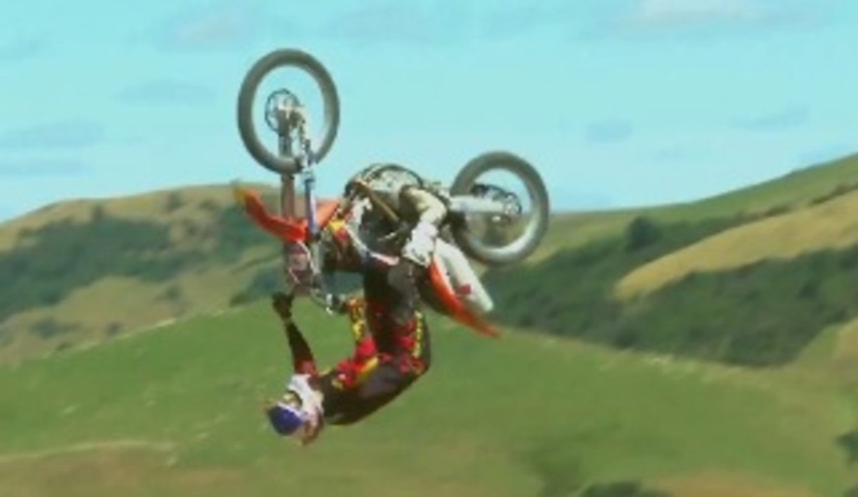 The Ultimate Freestyle Combo FMX, BMX, MTB - Farm Jam 2013 - New Zealand