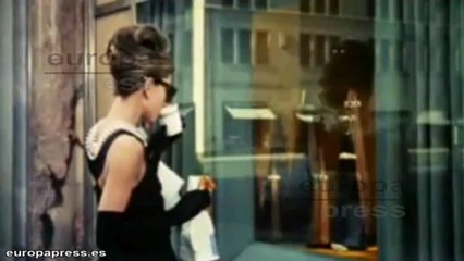 Audrey Hepburn revive para promocionar chocolate