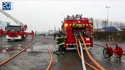 La discothèque la Fabrik ravagée par un incendie.