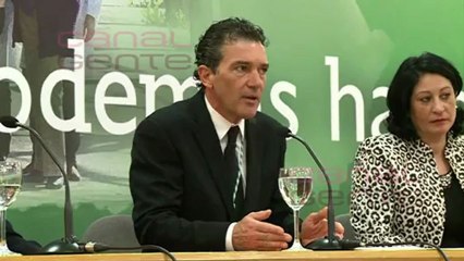Antonio Banderas: "Hay políticos que meten mucha caña"