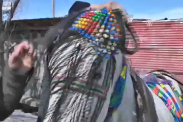 Atlarını gelin gibi süslüyorlar