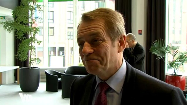 Dominique Lefebvre signe les premiers emplois d'avenir de la CACP