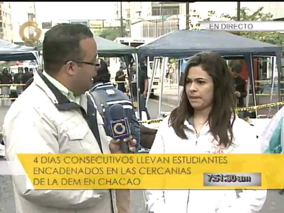 Aunque la protesta es "dura" estudiantes continúan exigiendo "la verdad" sobre la salud de Chávez