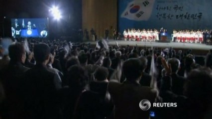 Descargar video: South Koreans protest against Japan and North Korea