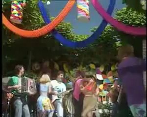 La fête au village - Les musclés