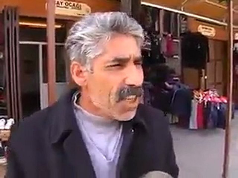 esinize yilda kac defa cicek alirsiniz  süper komik