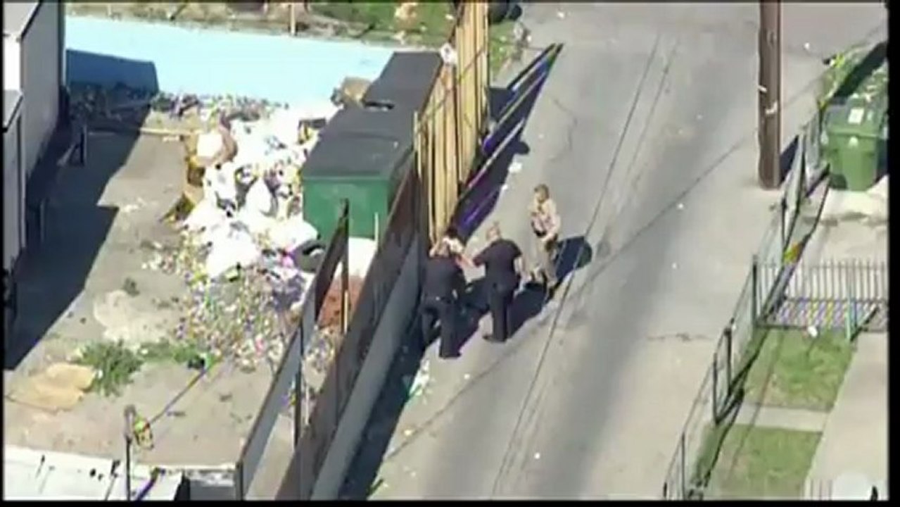 Burglary Suspects Lead Los Angeles Police On Car Chase