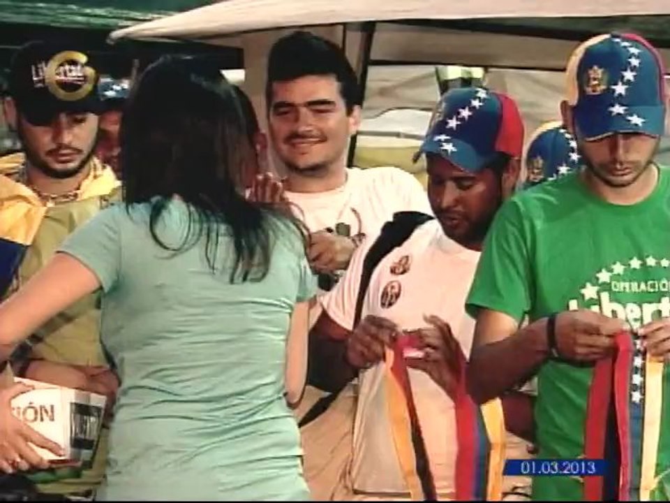 Asciende a 45 la cifra de estudiantes encadenados en las cercanías de la DEM