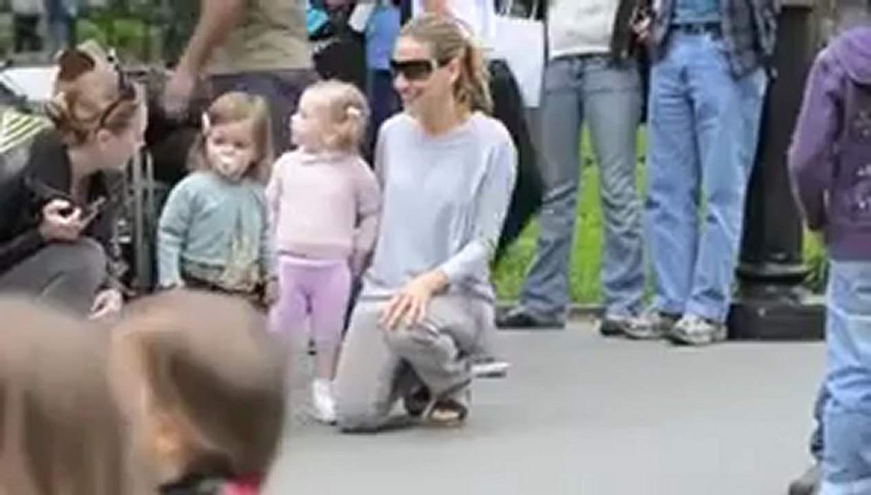 Stylish Celebrity Moms on the School Run